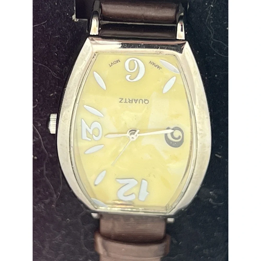 Elegant Quartz Wristwatch with Brown Faux Leather Band & Oval Case‎ - Untested